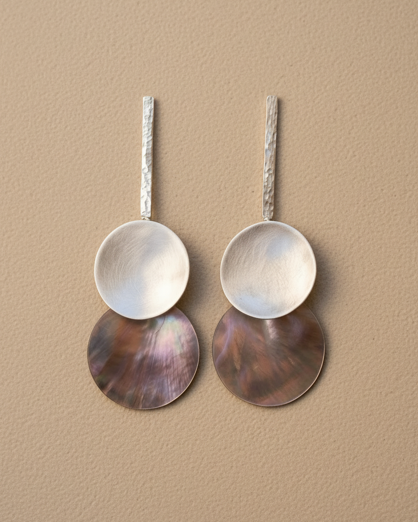 pendientes magda + nacar joyas de autor  frontal